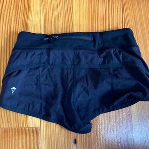 black ivivva running shorts